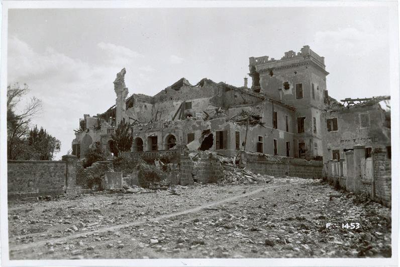 Veneto - Nervesa - municipi - rovine - macerie - edifici - 1918 (positivo) di Marzocchi, Luigi (primo quarto XX)