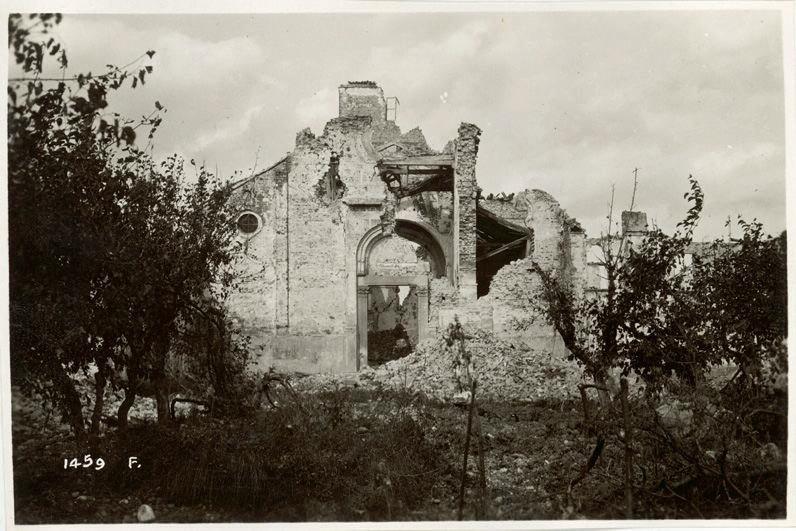 Veneto - Nervesa - abbadie - abbazie - Sant'Eustachio - rovine - macerie - chiese - 1918 (positivo) di Marzocchi, Luigi (primo quarto XX)