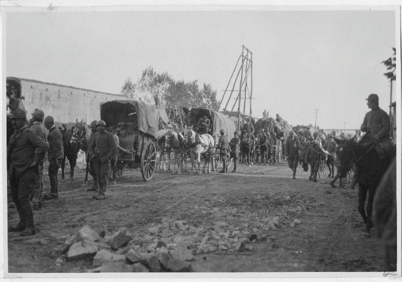 Sacile - Tagliamento - soldati italiani - carri - cavalli - ritirata (positivo) di Marzocchi, Luigi (primo quarto XX)