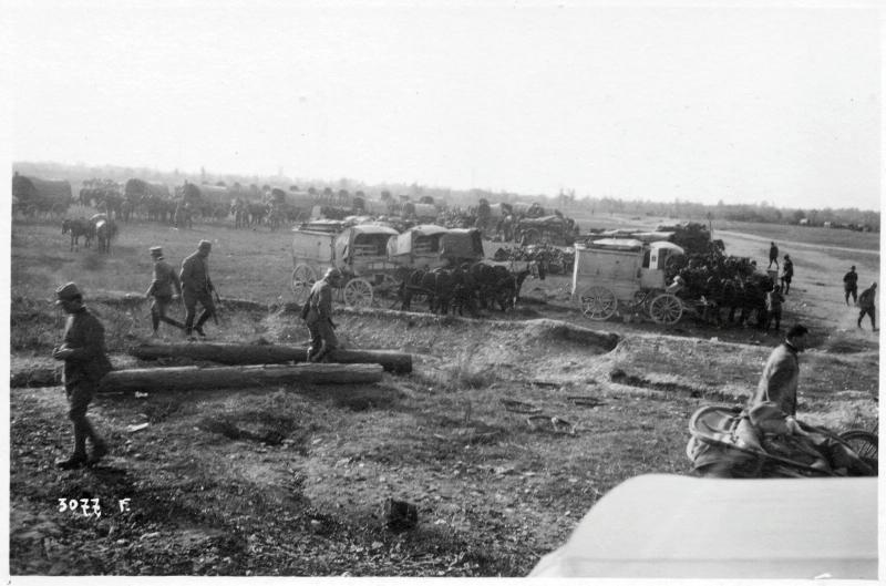 Tagliamento - Carreggi - Ponti - Soldati - 1918 (positivo) di Marzocchi, Luigi (primo quarto XX)
