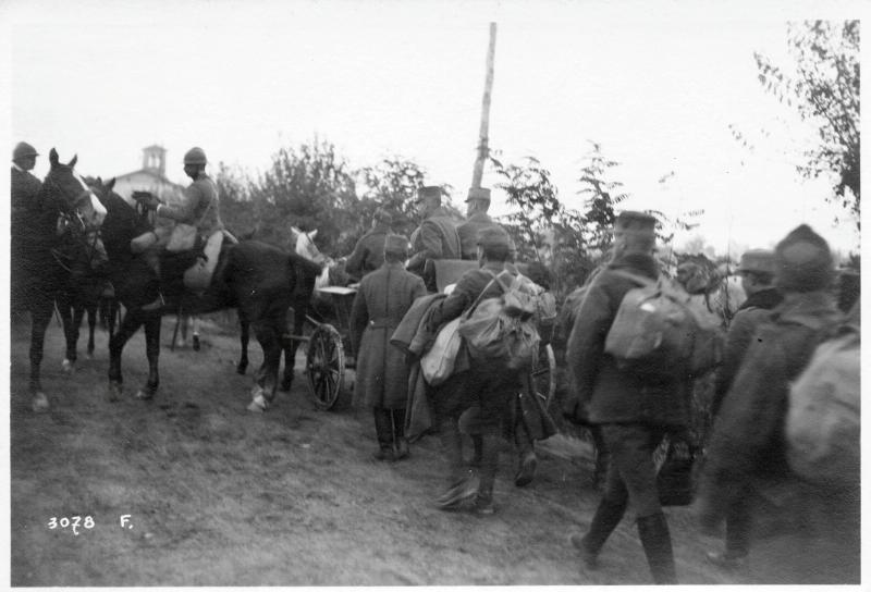 Tagliamento -Bonzicco - Ponti - Ufficiali austriaci - 1918 (positivo) di Marzocchi, Luigi (primo quarto XX)