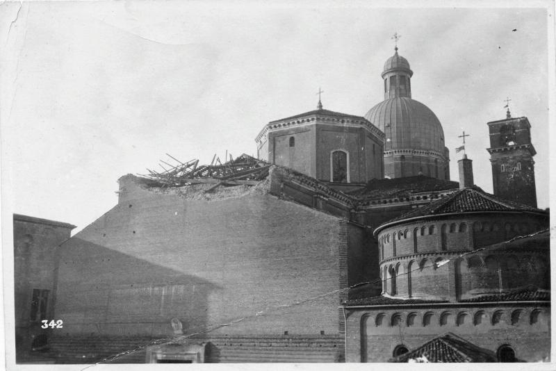 Padova - duomo - battistero - rovine - incursione aerea - 1917 (positivo) di Marzocchi, Luigi (primo quarto XX)