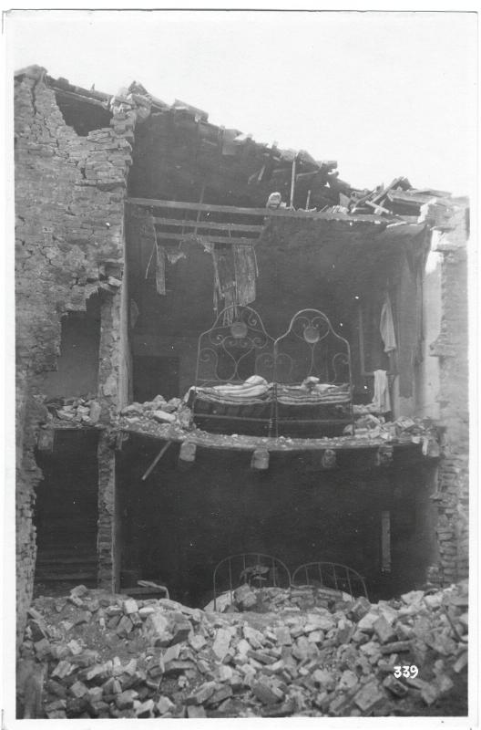 Padova - via Borgese - incursione aerea - bombardamento - macerie - 1917 (positivo) di Marzocchi, Luigi (primo quarto XX)