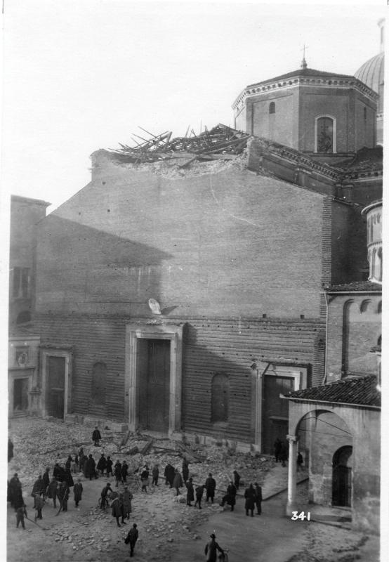 Padova - duomo - rovine - macerie - incursione aerea - 1917 (positivo) di Marzocchi, Luigi (primo quarto XX)