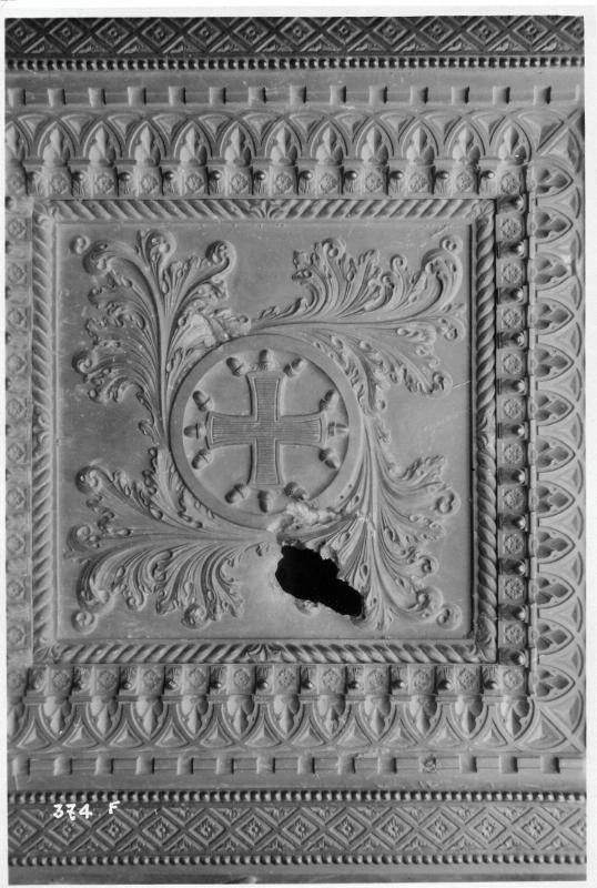 Padova - Basilica del Santo - porta bronzea - scheggia - bomba - incursione aerea - 1917 (positivo) di Marzocchi, Luigi (primo quarto XX)