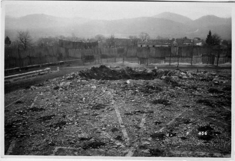 Possagno - crateri - bombardamenti - incursioni aere nemiche- 1918 (positivo) di Marzocchi, Luigi (primo quarto XX)