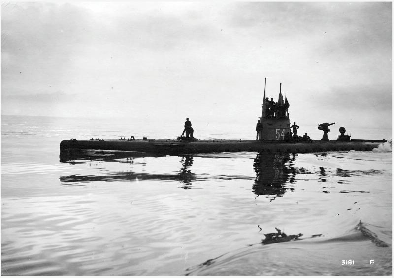 Trieste - Sottomarino - Soldati - 1918 (positivo) di Marzocchi, Luigi (primo quarto XX)