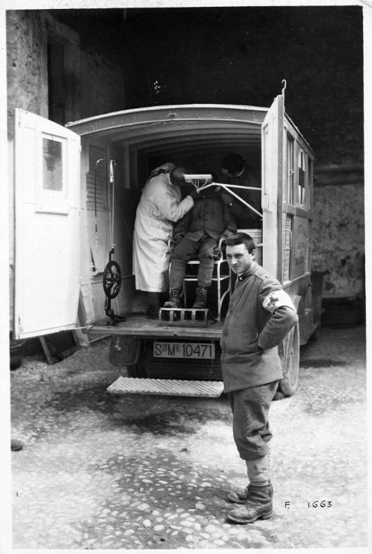 Veneto - Valbrenta - ambulanze - odontoiatria - dentisti - medici - sanità - 1918 (positivo) di Marzocchi, Luigi (primo quarto XX)