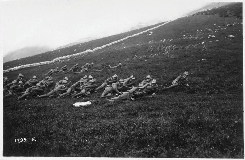 Veneto - monte Baldo - brigata ceco-slovacca - esercitazioni - armi da fuoco - 1918 (positivo) di Marzocchi, Luigi (primo quarto XX)