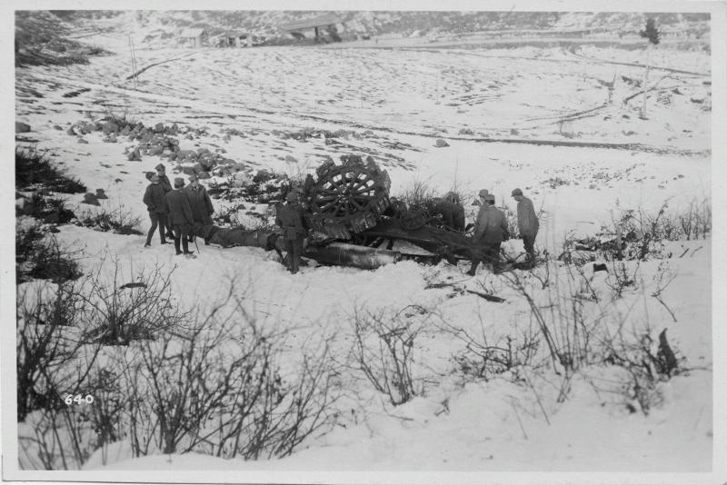 Monte Cengio - cannoni - fanti - 1918 (positivo) di Marzocchi, Luigi (primo quarto XX)