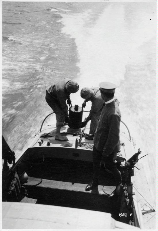 Lago di Garda - mas - M.A.S. - imbarcazioni - regia marina - bombe - 1918 (positivo) di Marzocchi, Luigi (primo quarto XX)