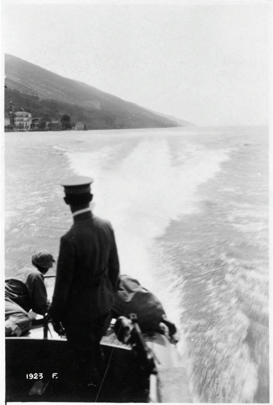 Lago di Garda - mas - M.A.S. - imbarcazioni - regia marina - marinai - bombe - 1918 (positivo) di Marzocchi, Luigi (primo quarto XX)