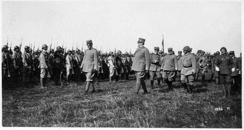 Veneto - Cavallino-Treporti - feste - festeggiamenti - 4° divisione - rivista - duca d'Aosta - generali - Petitti di Roreto - 1918 (positivo) di Marzocchi, Luigi (primo quarto XX)