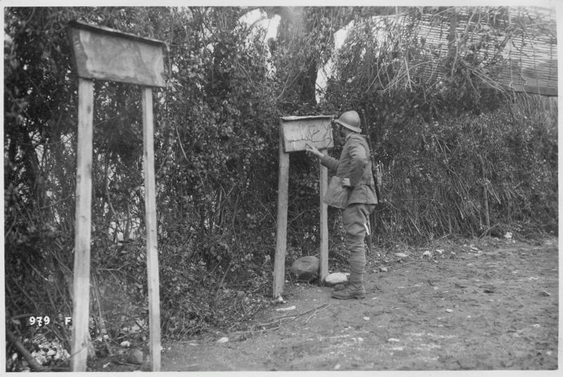 Monte Giovo - cartelli - sentieri - indicazioni - 1918 (positivo) di Marzocchi, Luigi (primo quarto XX)