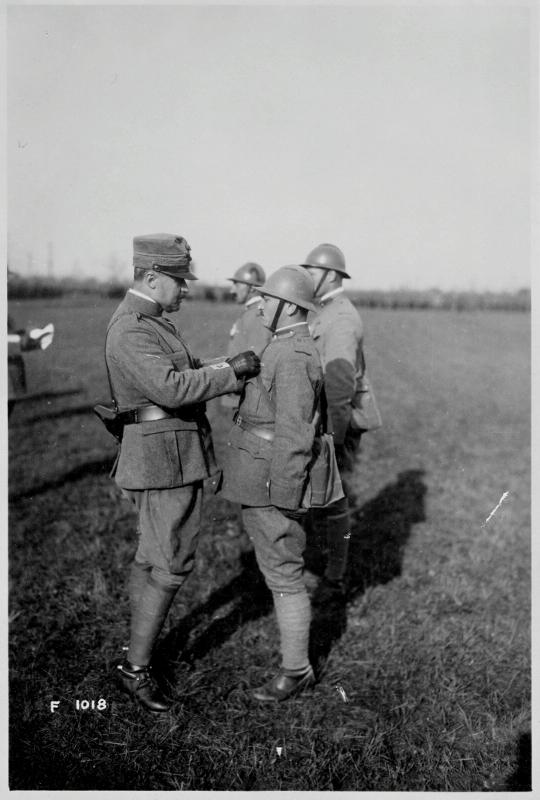 Brigata Emilia - festeggiamenti - medaglie - 1918 (positivo) di Marzocchi, Luigi (primo quarto XX)