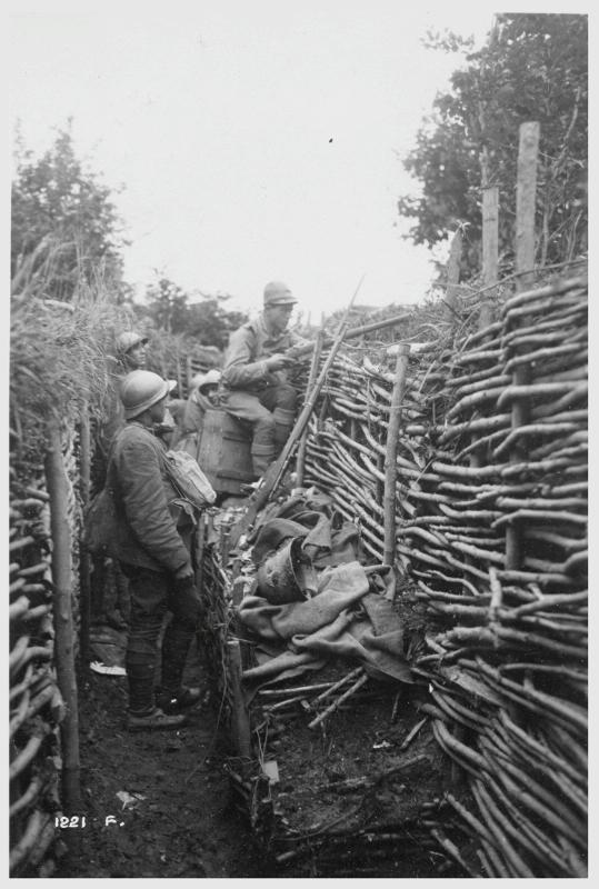 Giavera del Montello - soldati italiani - osservazione - trincee - 1918 (positivo) di Marzocchi, Luigi (primo quarto XX)