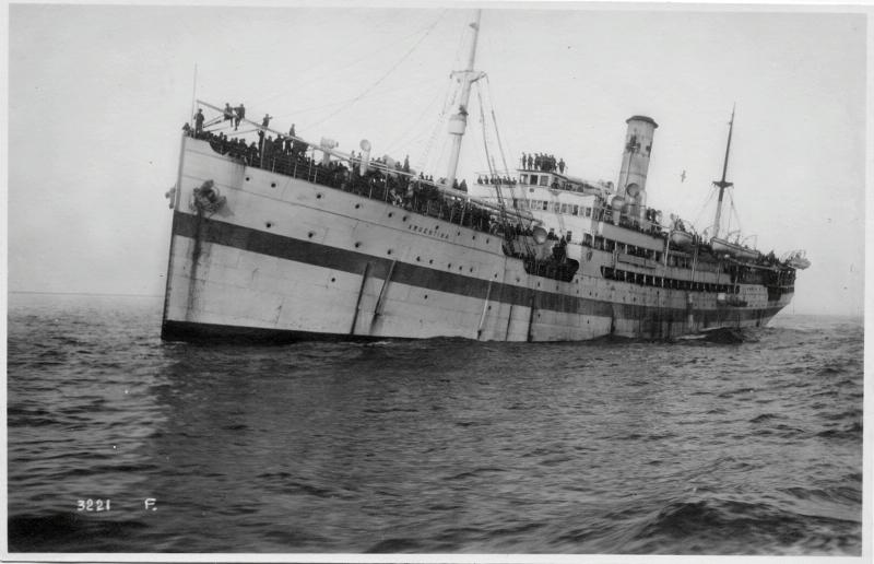 Trieste - Imbarcazione - Prigionieri - 1918 (positivo) di Marzocchi, Luigi (primo quarto XX)