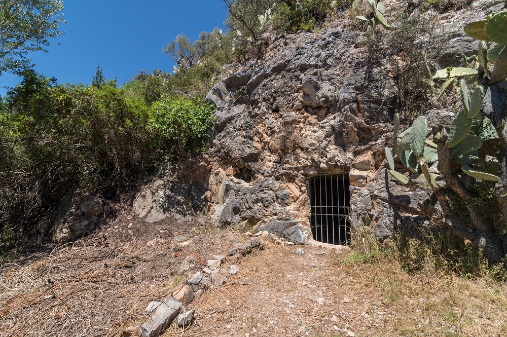 Tomba a camera Su Presoni (tomba a camera ipogea, area ad uso funerario) - Villaputzu (CA)  (Età imperiale)