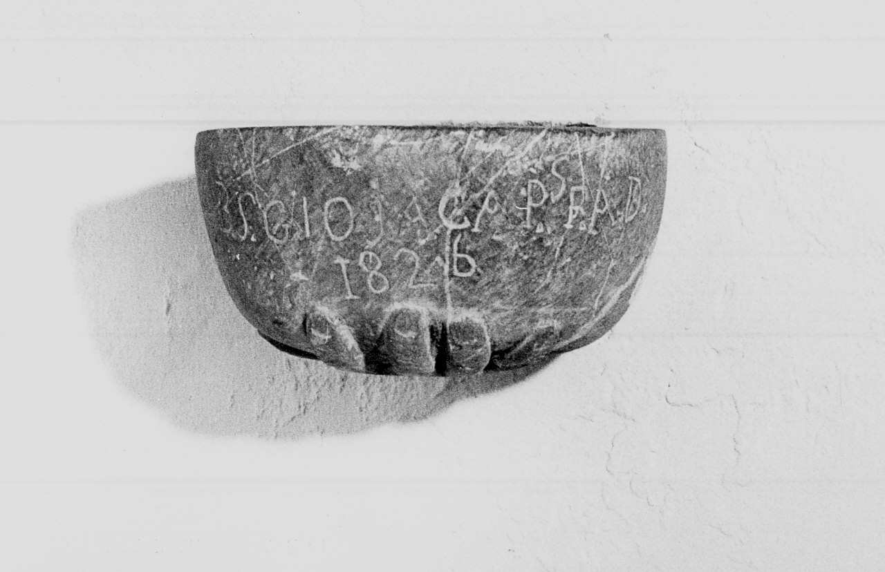 acquasantiera da parete, opera isolata - bottega calabrese (sec. XIX)
