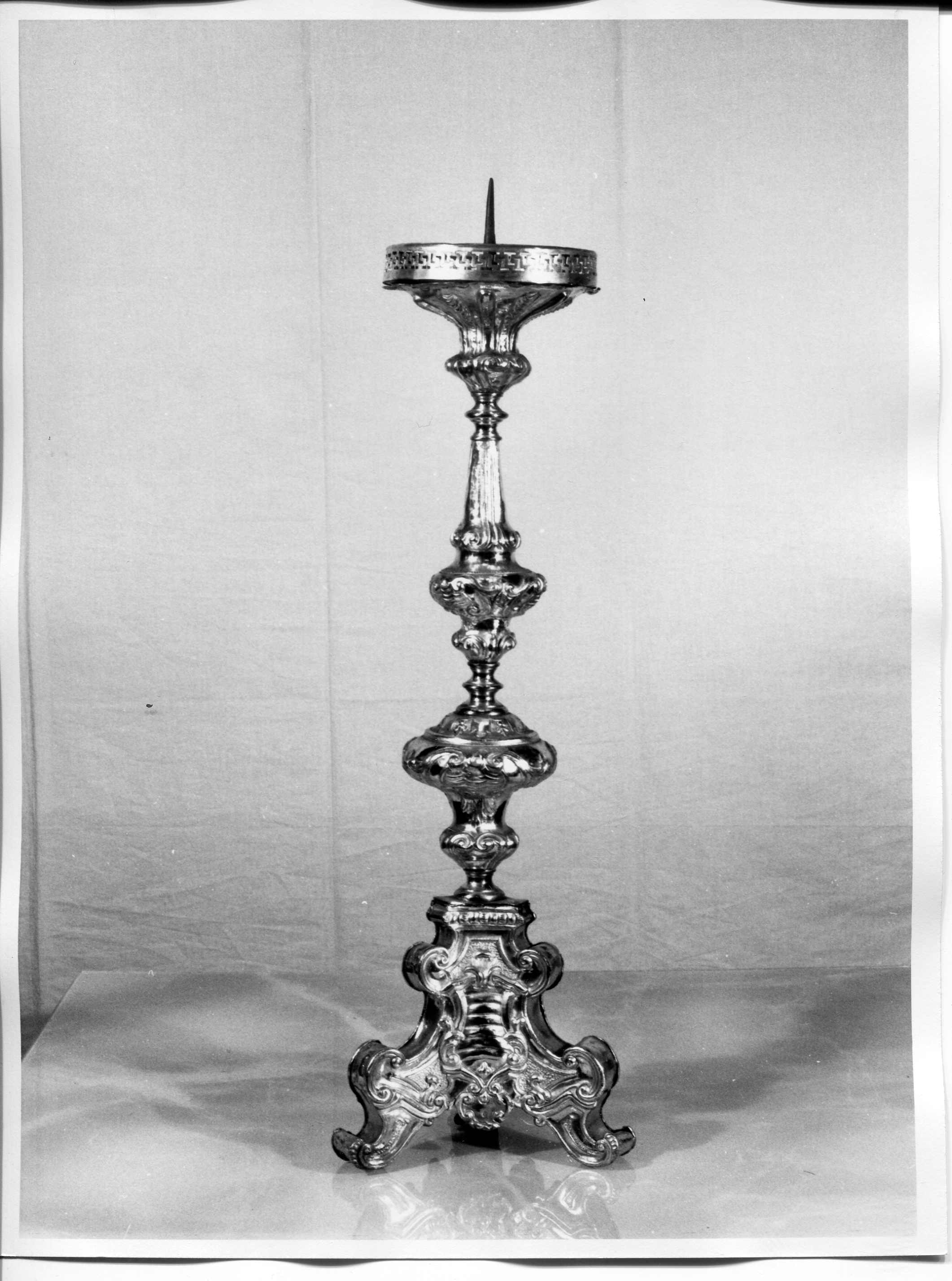 candeliere d'altare, serie - manifattura lombarda (ultimo quarto sec. XVIII)