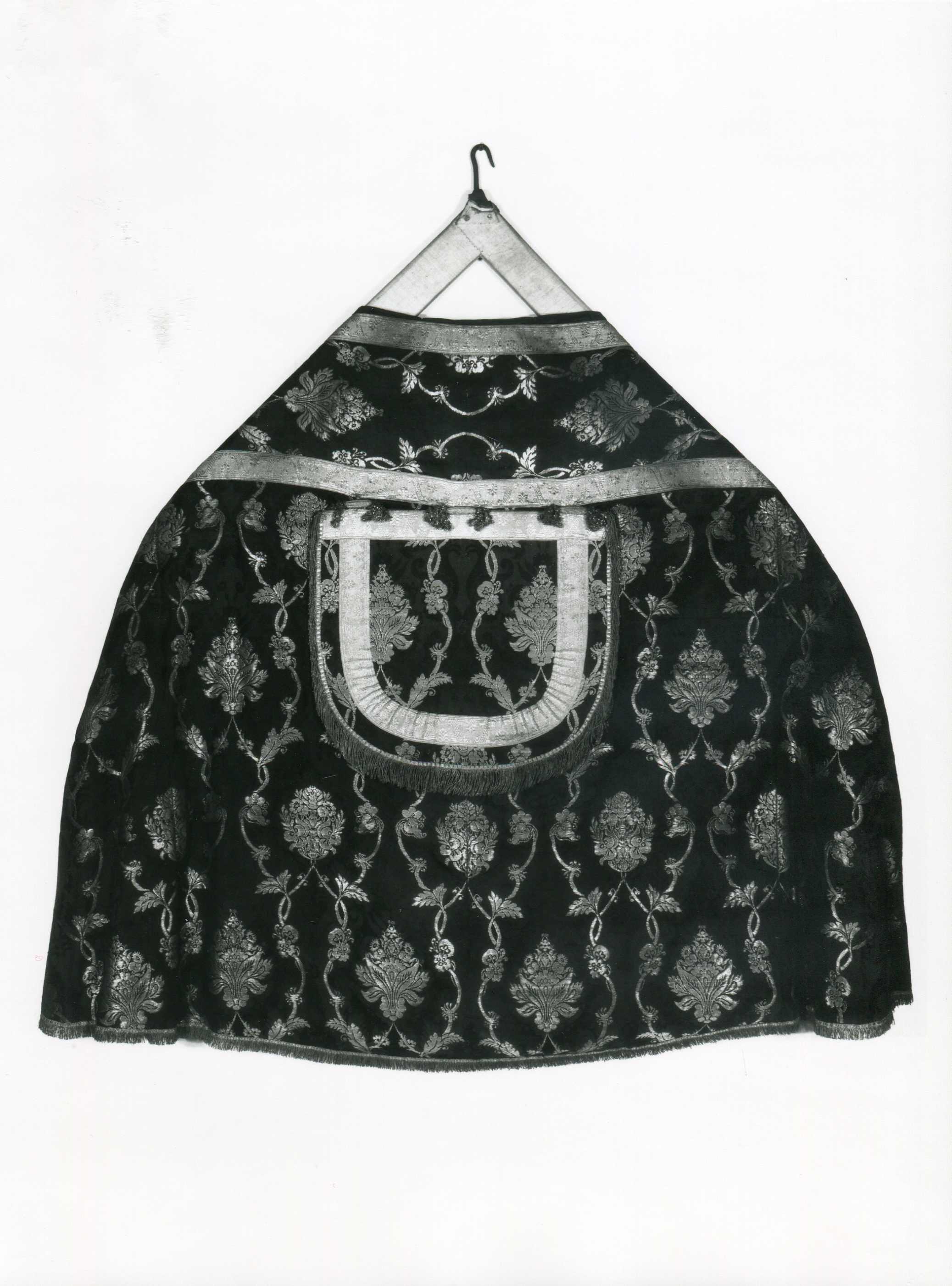 piviale, opera isolata - manifattura lombarda (sec. XVIII)