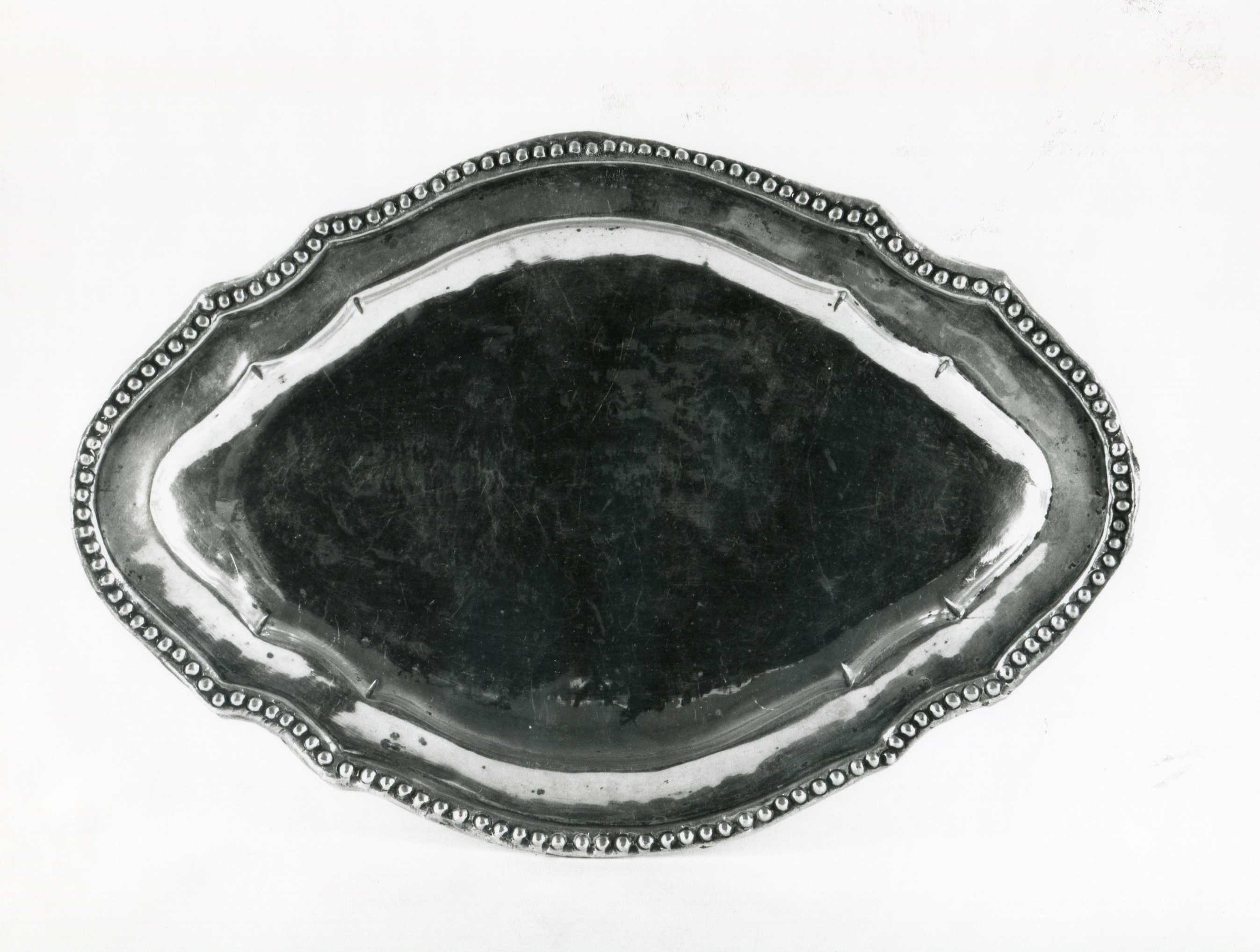 vassoio, opera isolata - manifattura italiana (seconda metà sec. XIX)