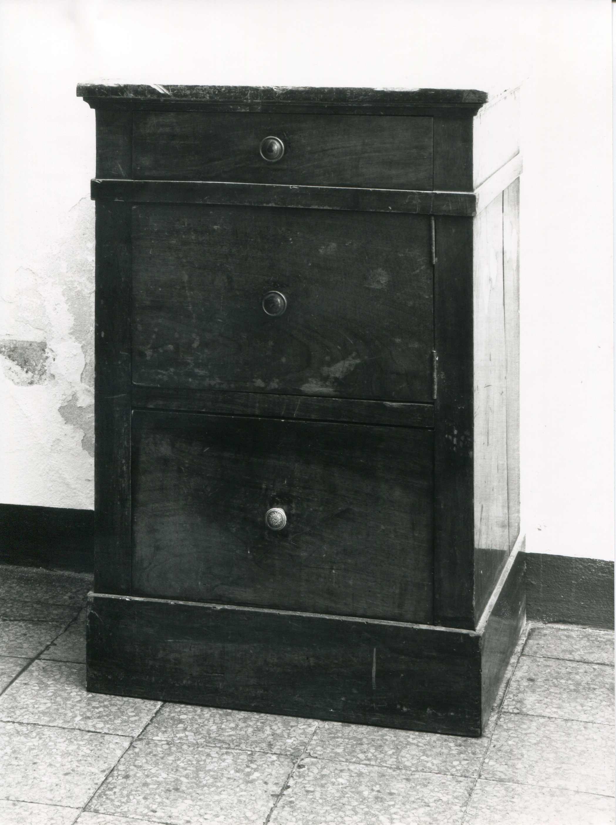 comodino, opera isolata - ambito lombardo (seconda metà sec. XIX)