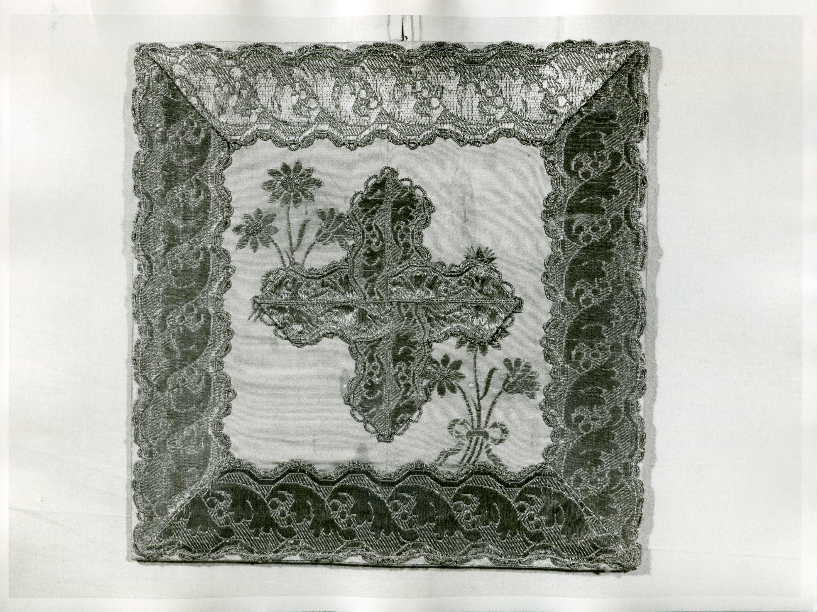 borsa del corporale, opera isolata - manifattura lombarda (seconda metà sec. XIX)