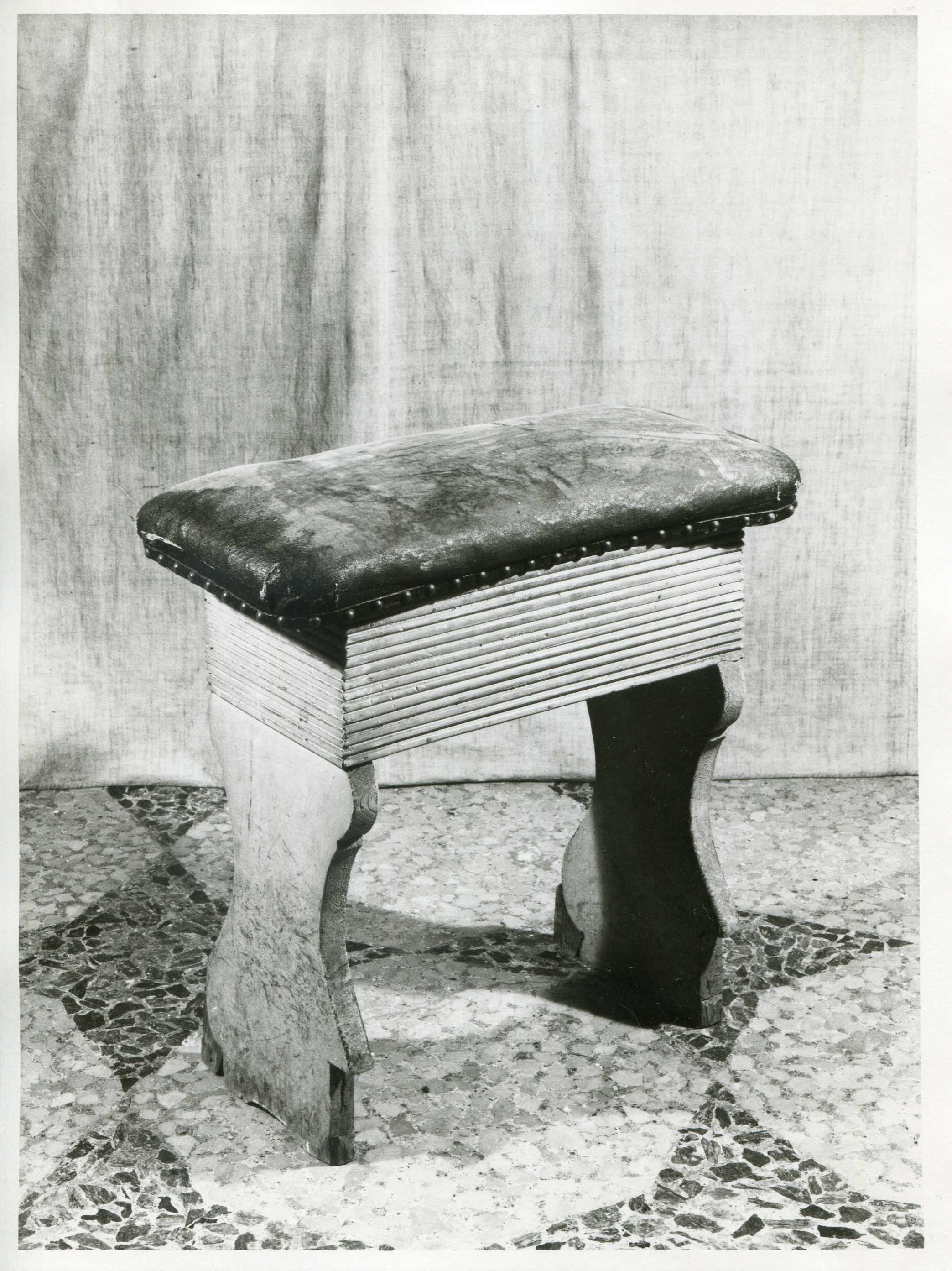 sgabello, opera isolata - manifattura lombarda (ultimo quarto sec. XVIII)