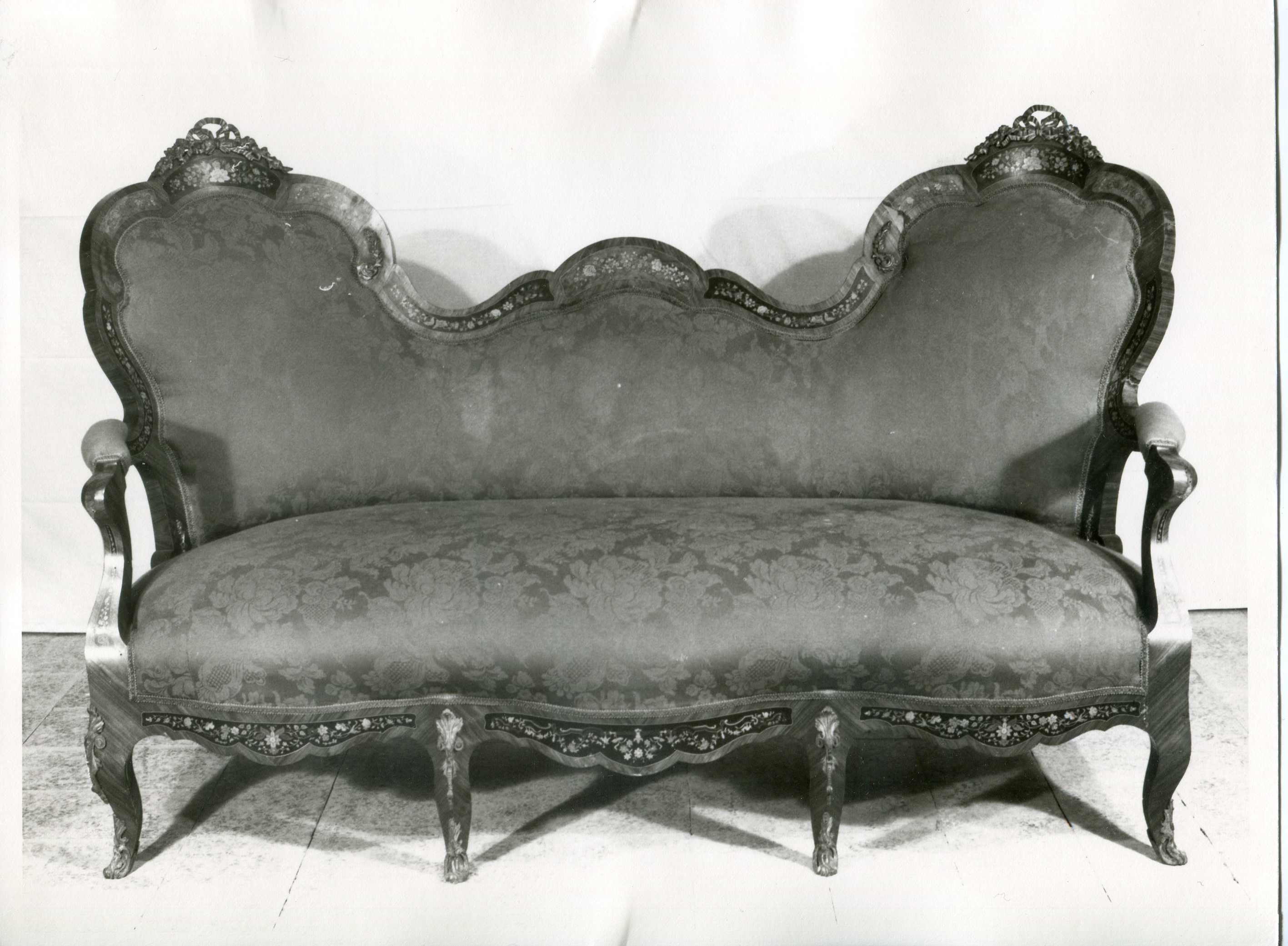 divano, elemento d'insieme - manifattura lombarda (ultimo quarto sec. XIX)