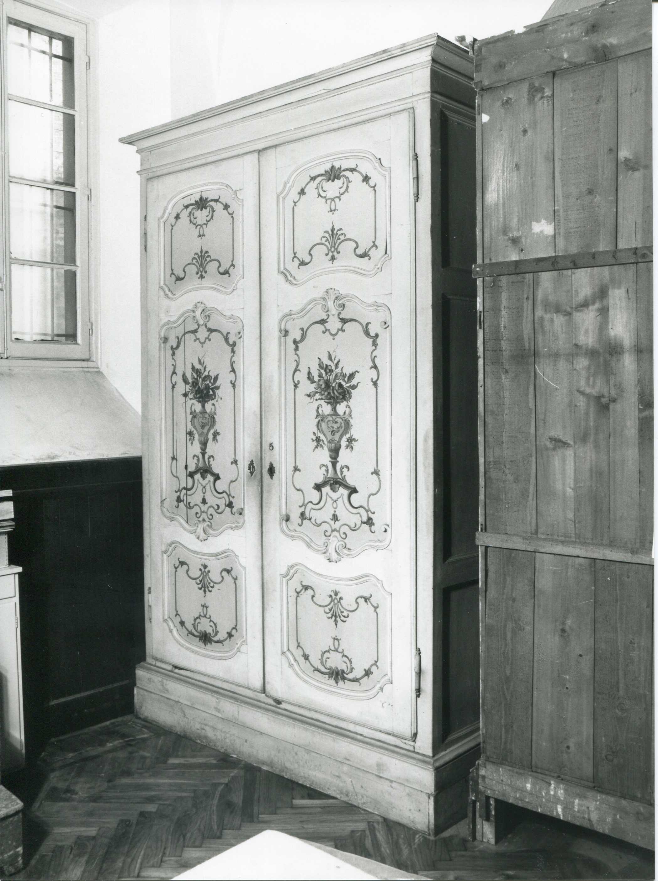 armadio da sacrestia, opera isolata - manifattura lombarda (sec. XVII)