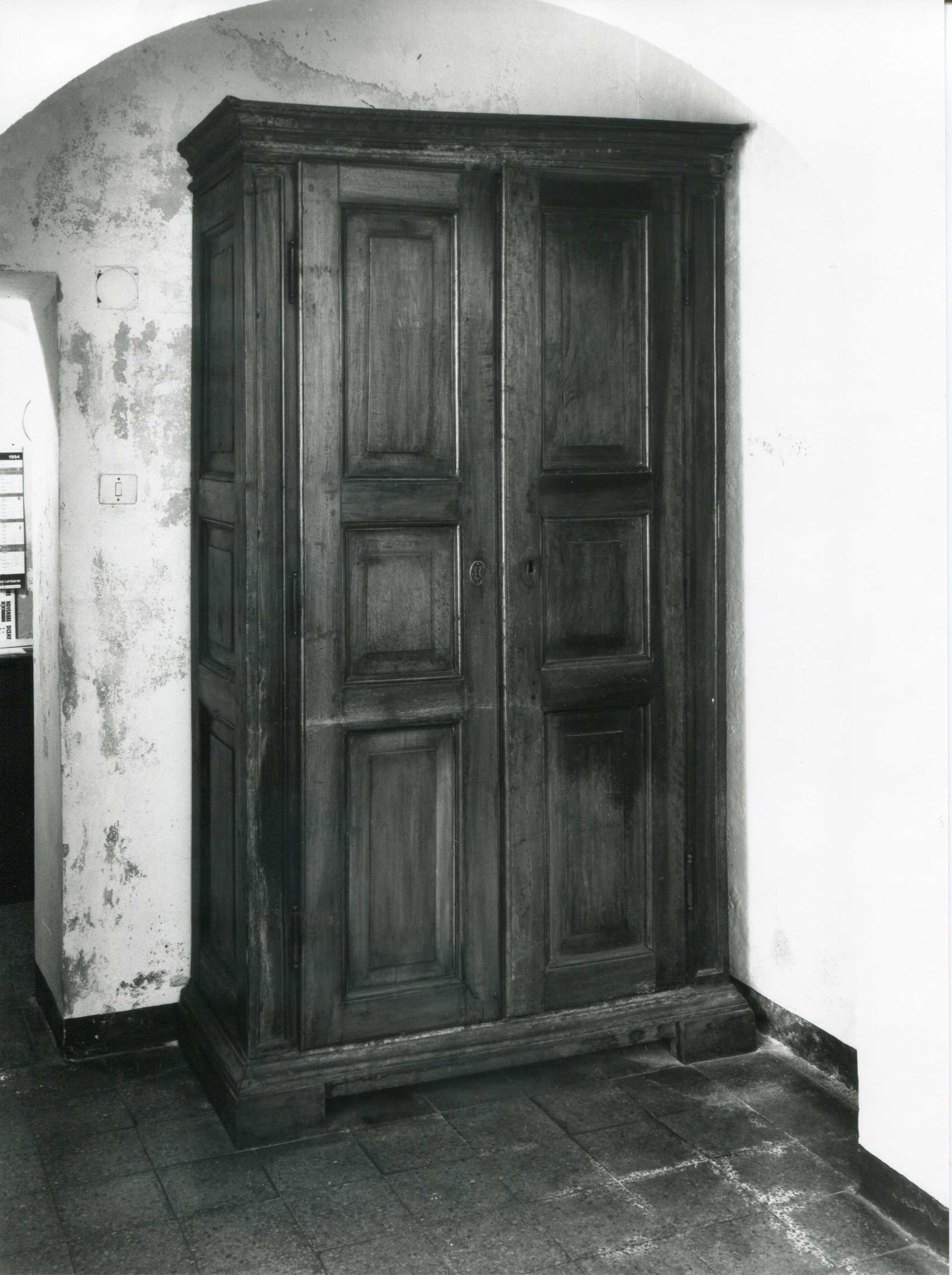 armadio da sacrestia, opera isolata - manifattura lombarda (sec. XVII)