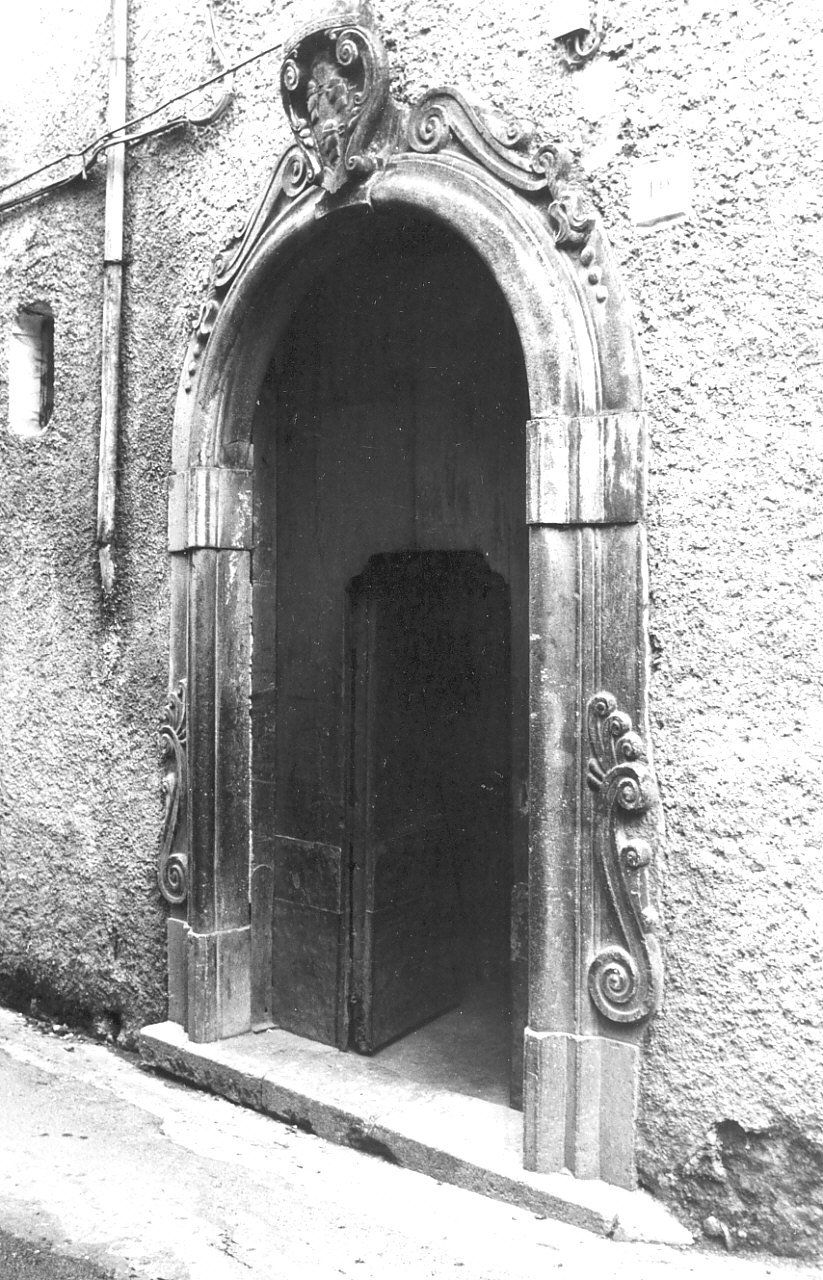 portale - bottega calabrese (sec. XIX)