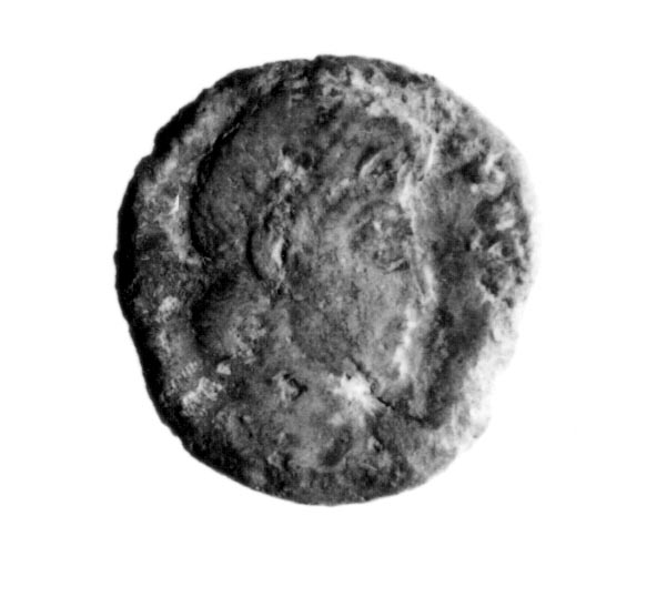 R/ Busto diademato di Costanzo II a destra; V/ L'imperatore affrontante un nemico caduto da cavallo (AE2) (IV d.C)
