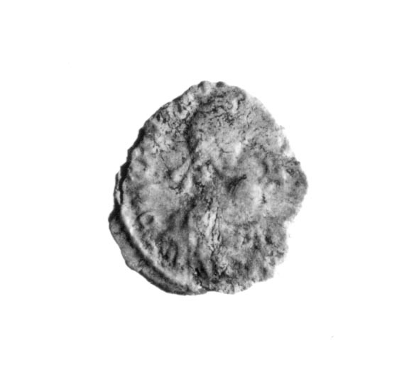 R/ Busto diademato di Teodosio I a destra; V/ Vittoria che marcia a sinistra con trofeo e che trascina un prigioniero per i capelli; a sinistra, cristogramma (AE4) (IV d.C)