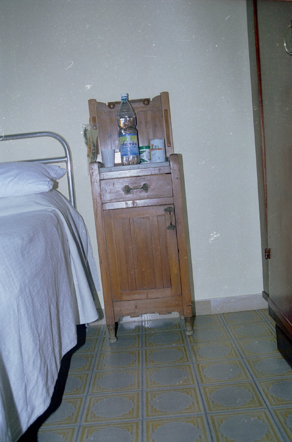 Comodino, serie