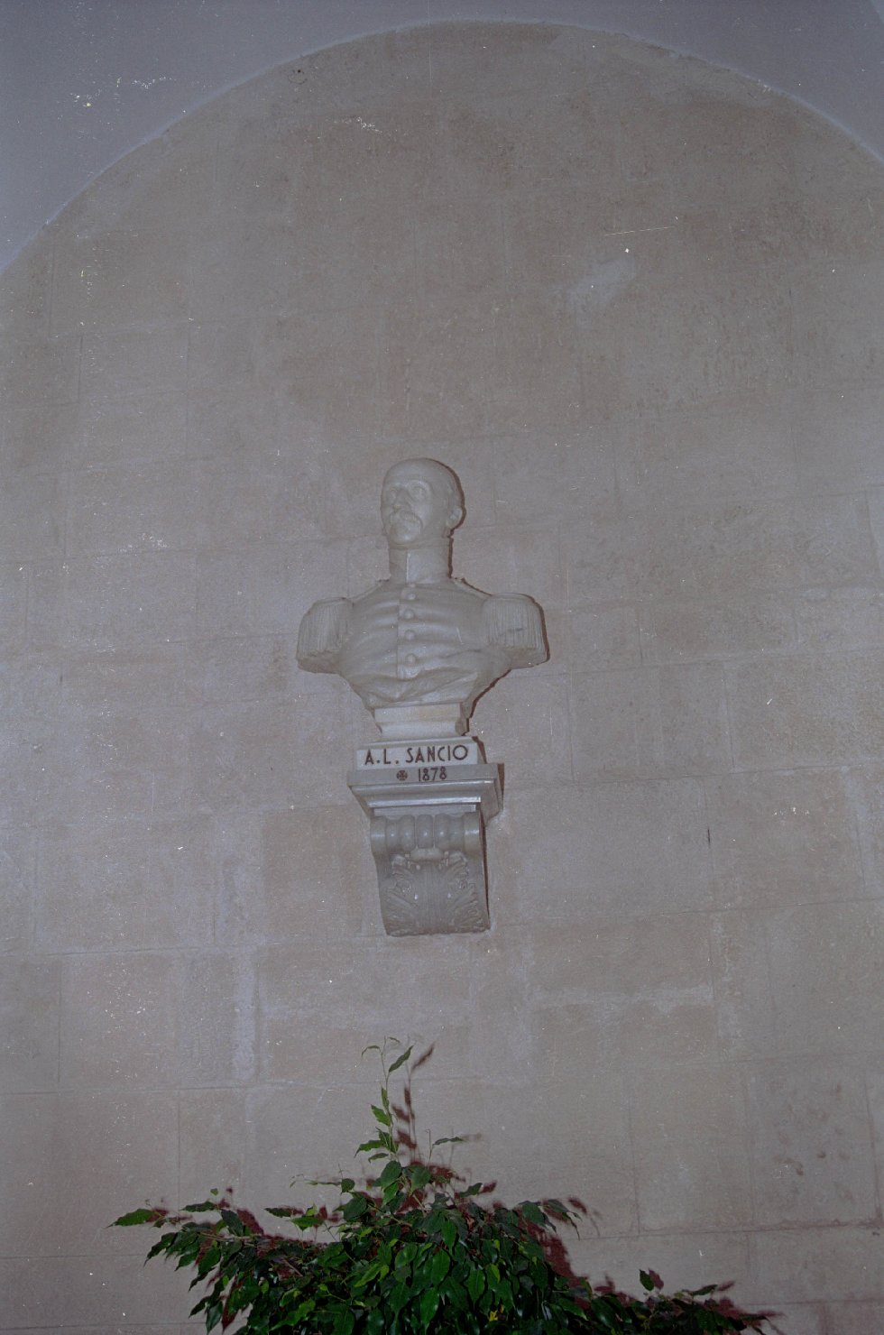 Ritratto di a. l. sancio (busto)