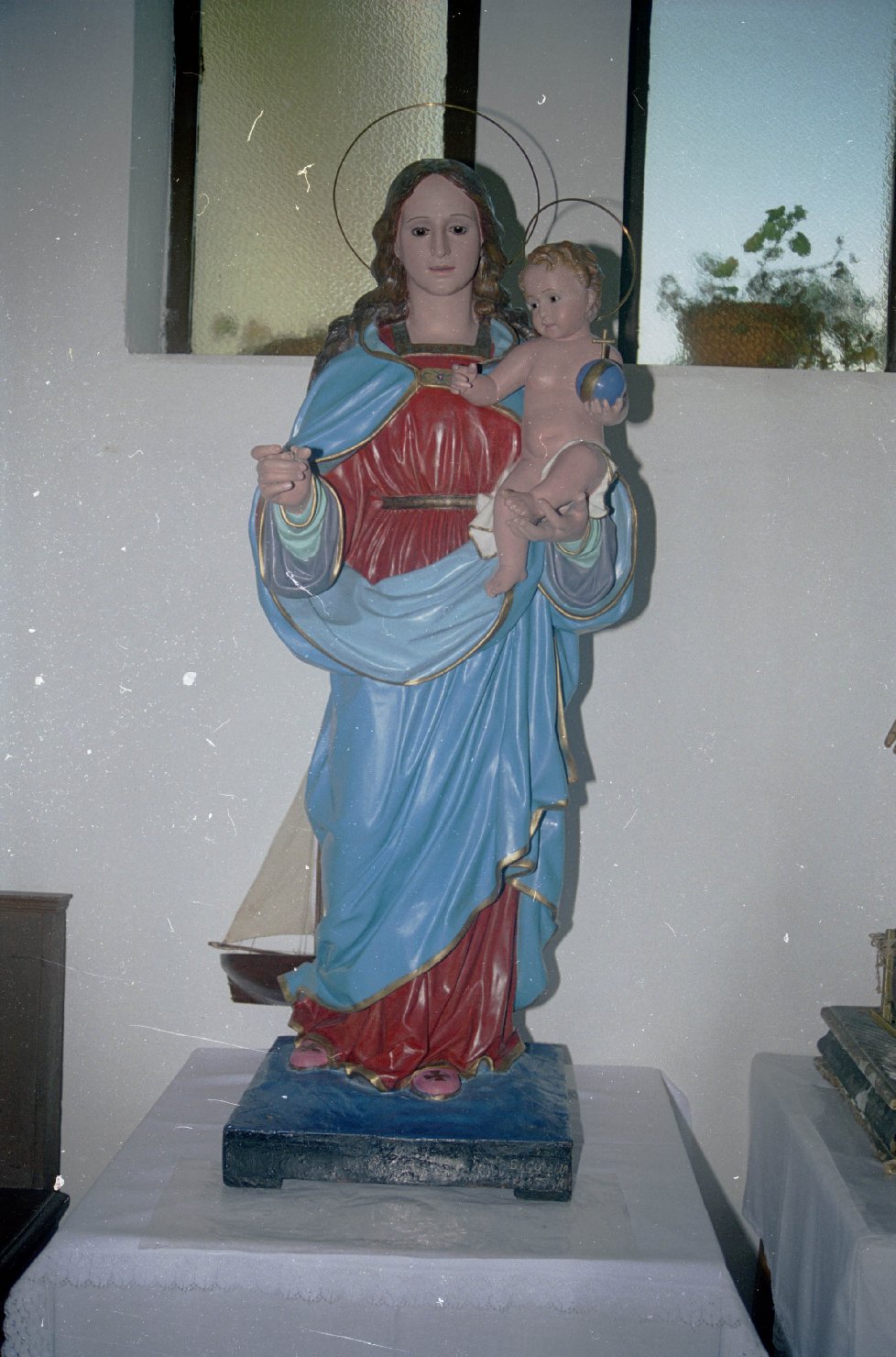 Madonna con bambino (statua)