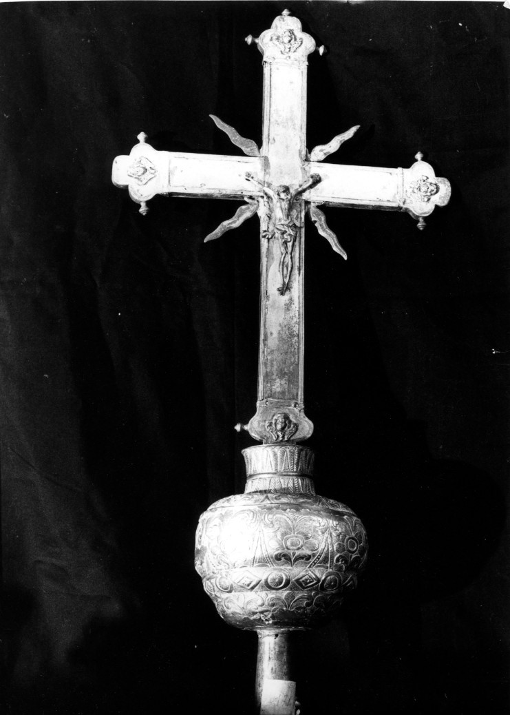 Croce processionale