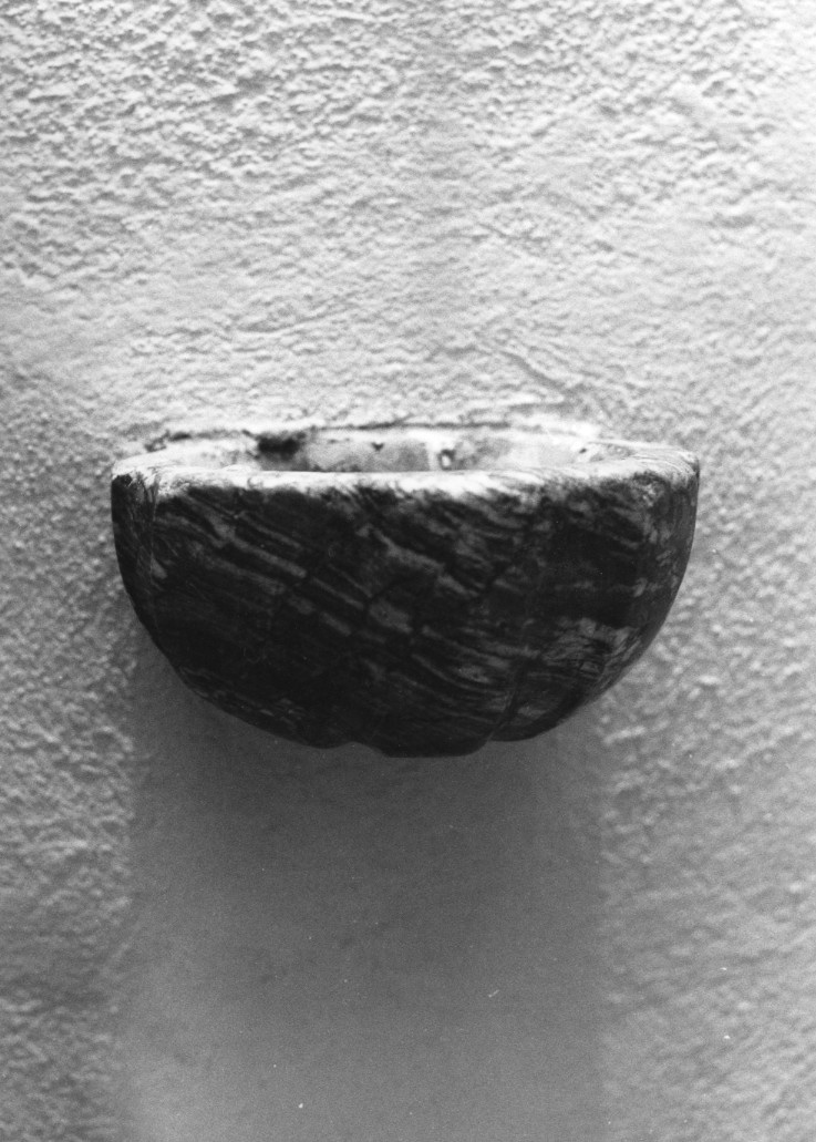 Acquasantiera pensile