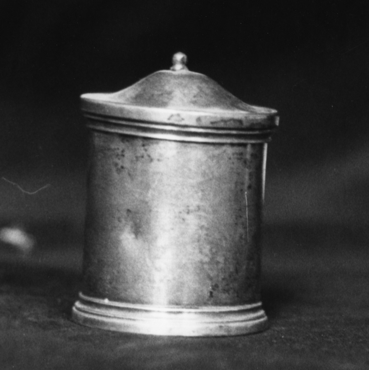 Vasetto con coperchio