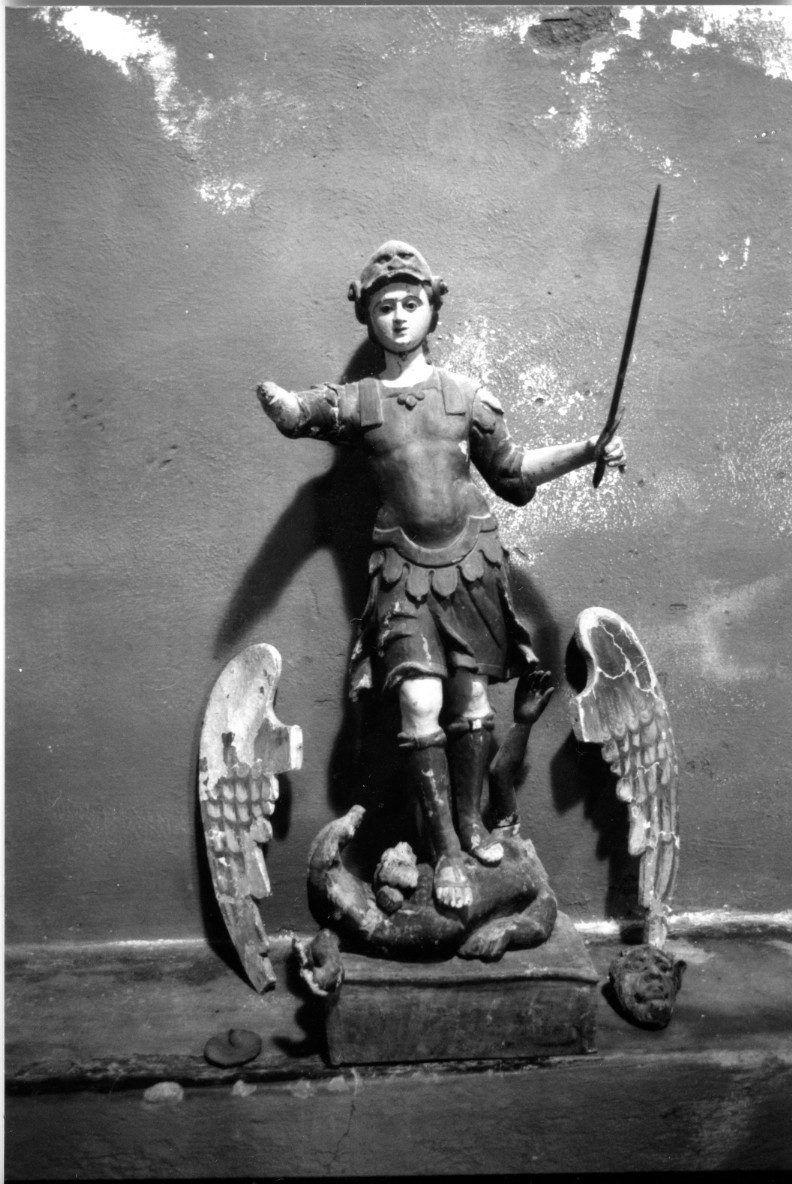 San michele arcangelo (statua)