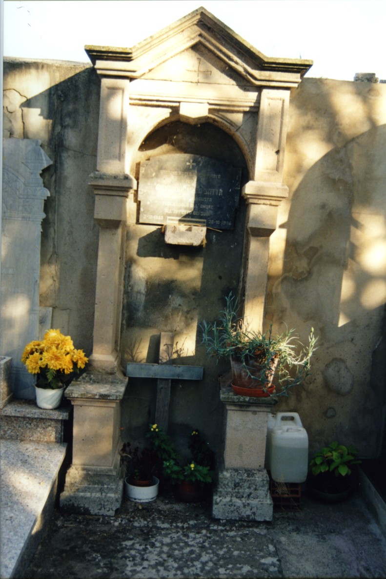 Monumento funebre
