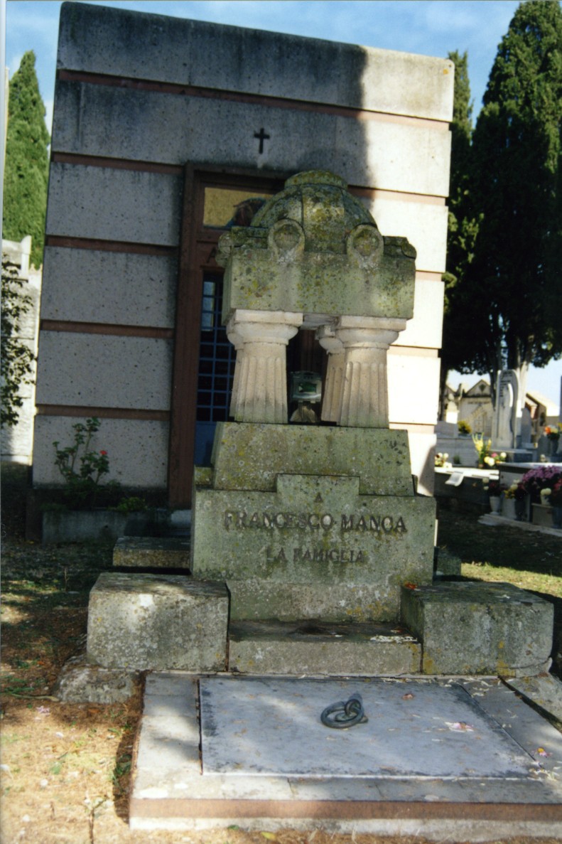 Monumento funebre