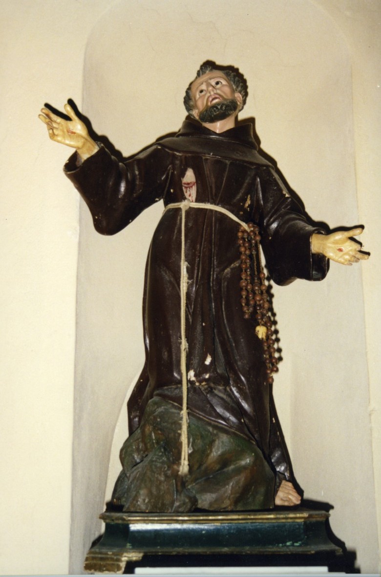 San francesco d'assisi (statua)