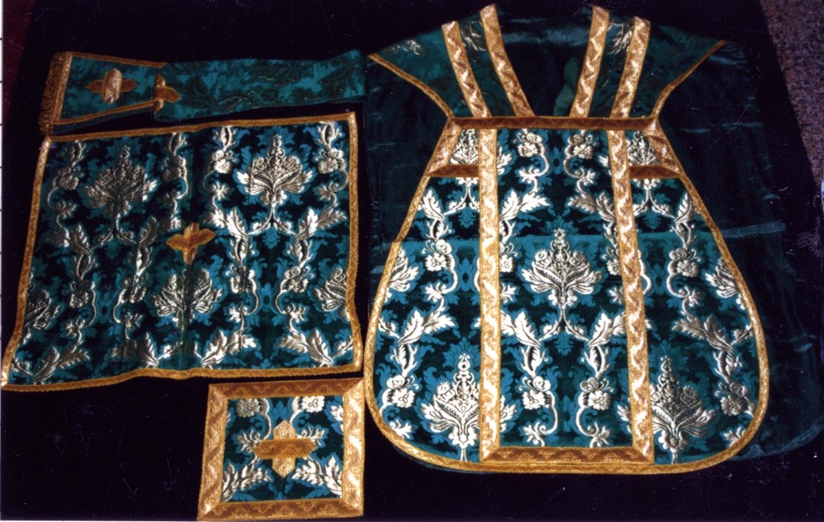 Paramento liturgico, insieme