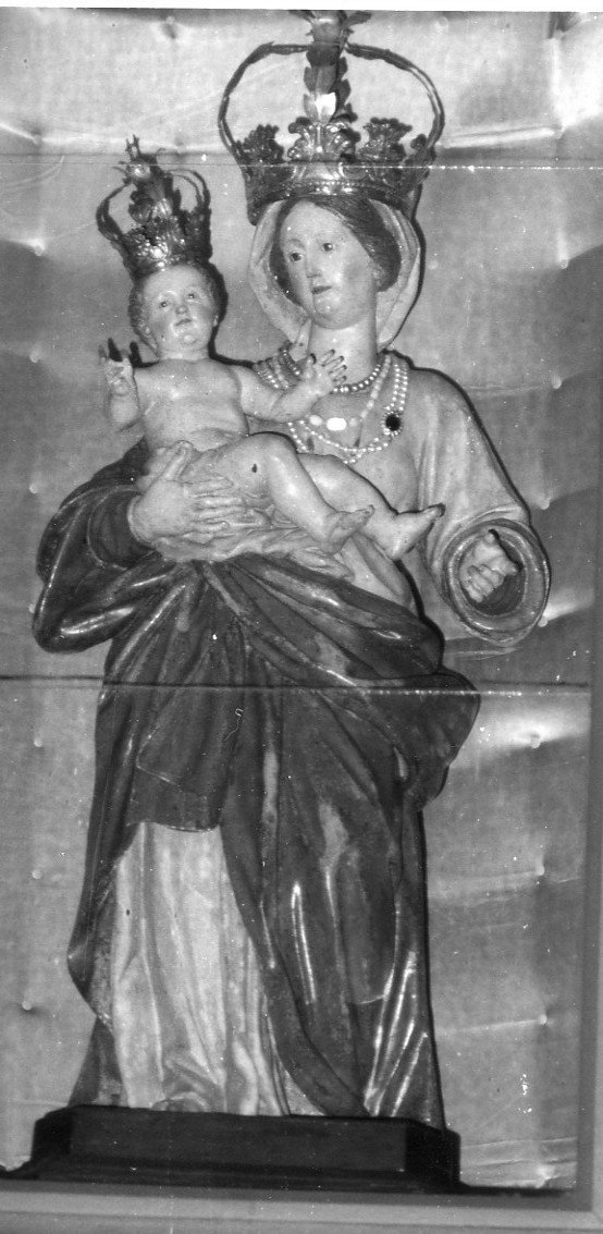 Nostra signora de s'ena frisca, madonna con bambino (statua)