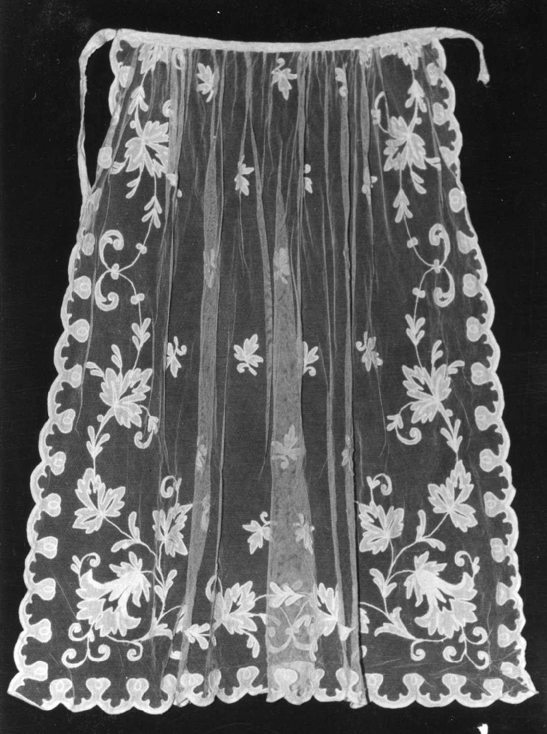 Grembiule, costume femminile