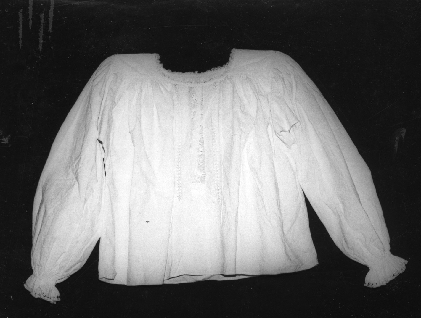 Camicia, costume femminile