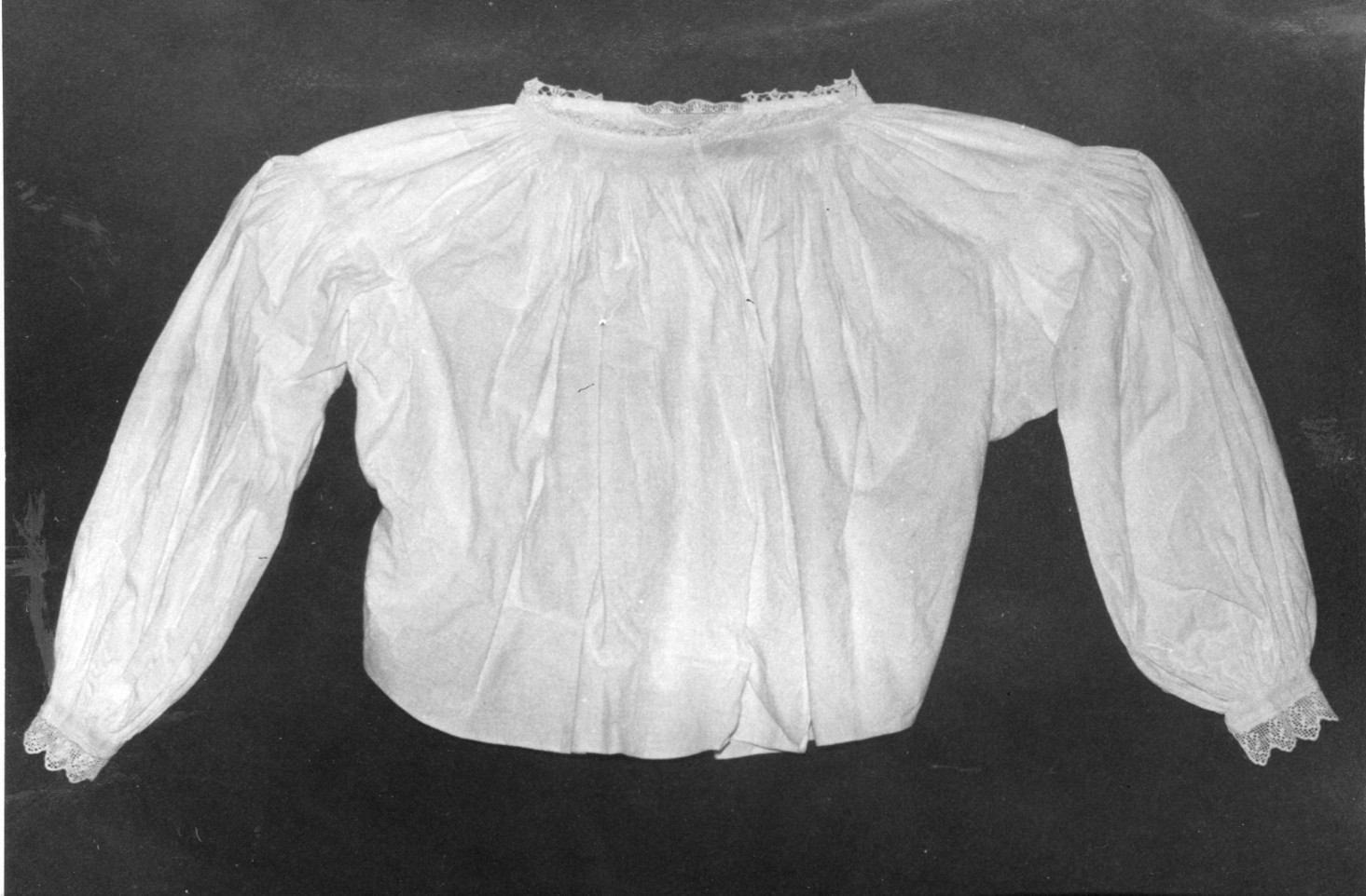 Camicia, costume femminile